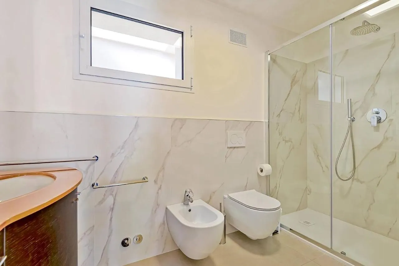 Villa Olympia Pool Sea View Mountains Lake Nature Sleeps 8 Air Conditioning Wi-Fi Corsanico-Bargecchia