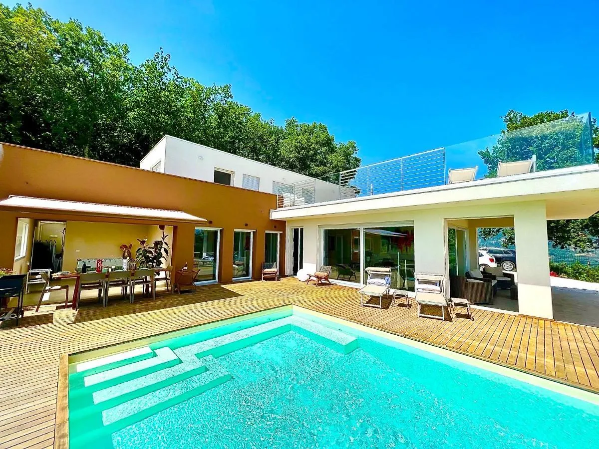 Villa Olympia Pool Sea View Mountains Lake Nature Sleeps 8 Air Conditioning Wi-Fi Corsanico-Bargecchia 0*,  إيطاليا